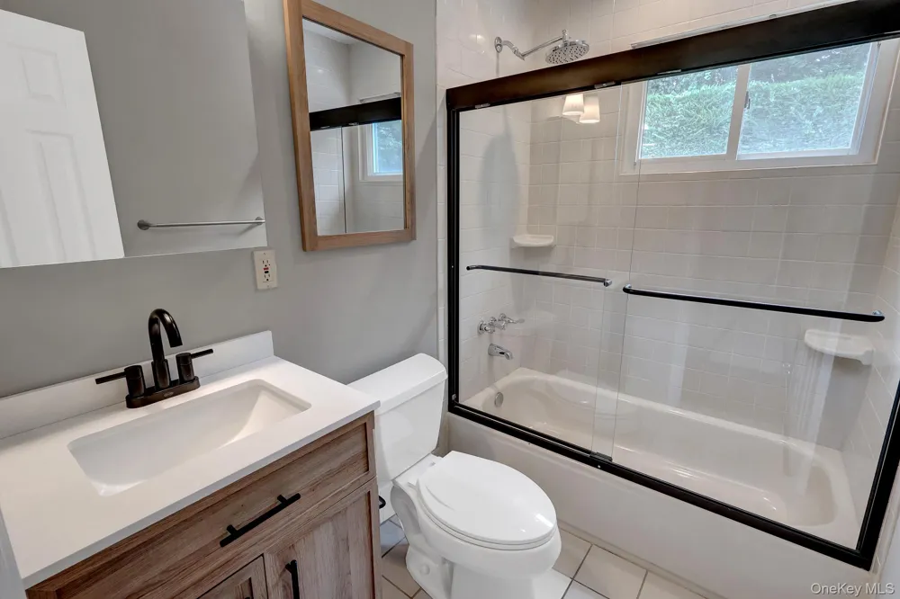 466 W 4th Street West Islip, NY 11795