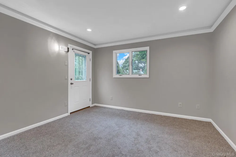 466 W 4th Street West Islip, NY 11795