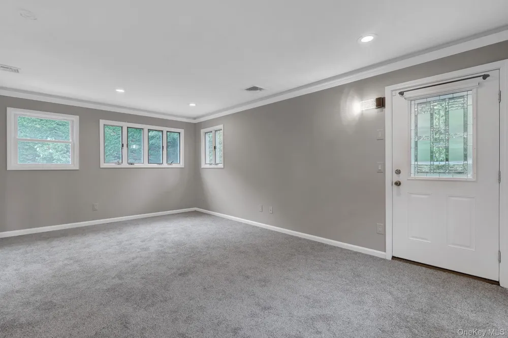 466 W 4th Street West Islip, NY 11795