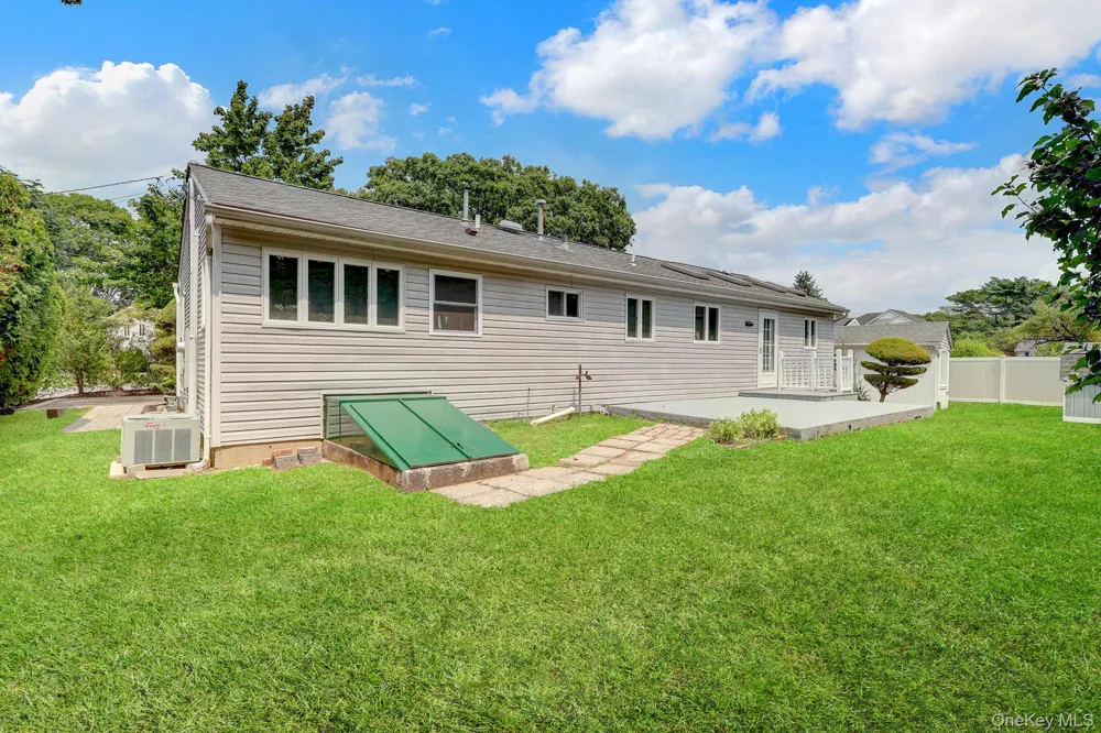 466 W 4th Street West Islip, NY 11795