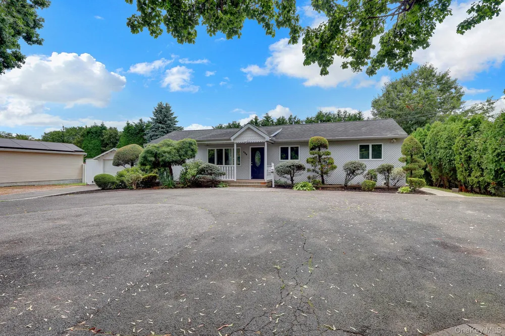 466 W 4th Street West Islip, NY 11795