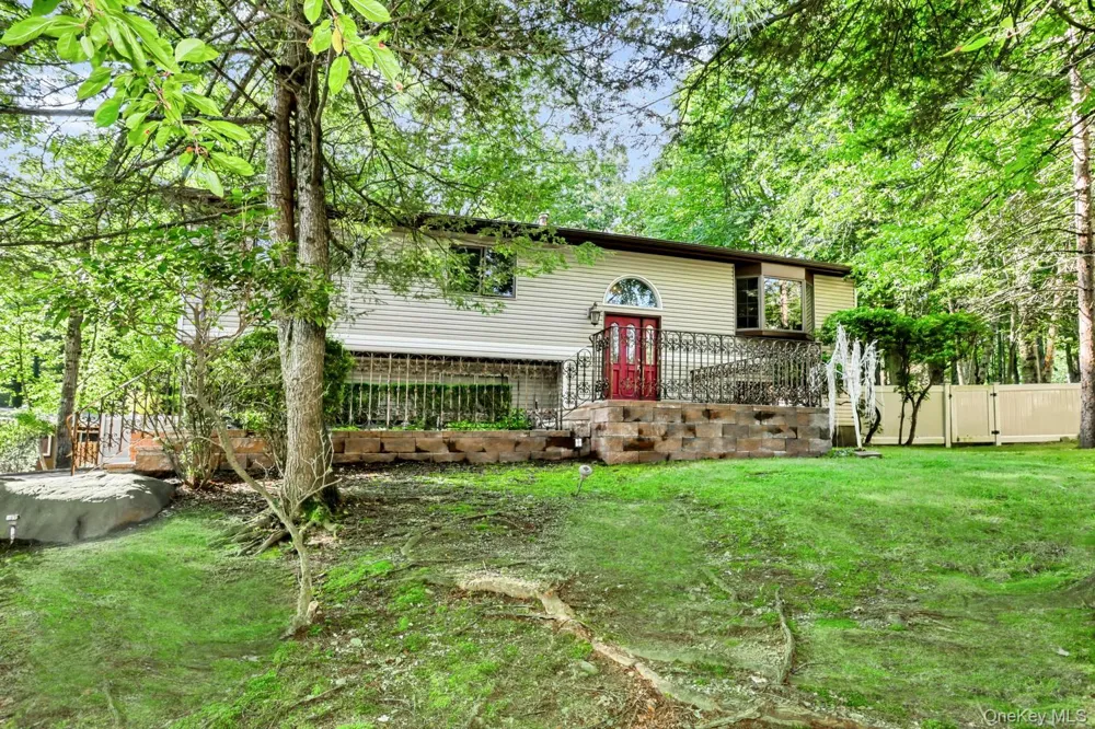 15 Balmoral Drive Spring Valley, NY 10977