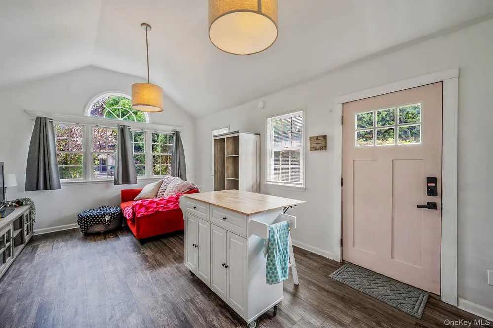 6 New York Avenue Stony Brook, NY 11790