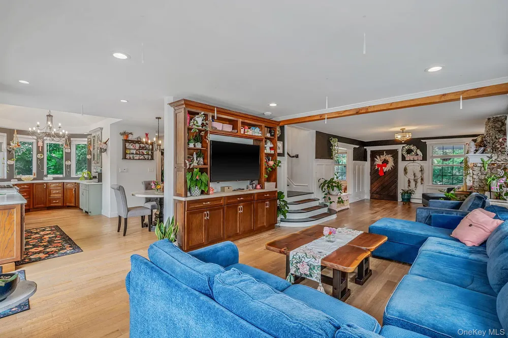 6 New York Avenue Stony Brook, NY 11790