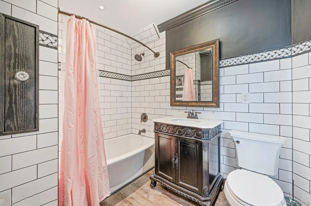 6 New York Avenue Stony Brook, NY 11790