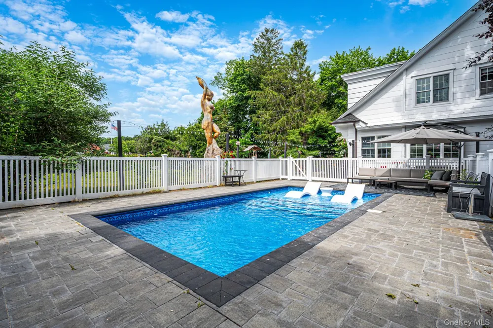 6 New York Avenue Stony Brook, NY 11790