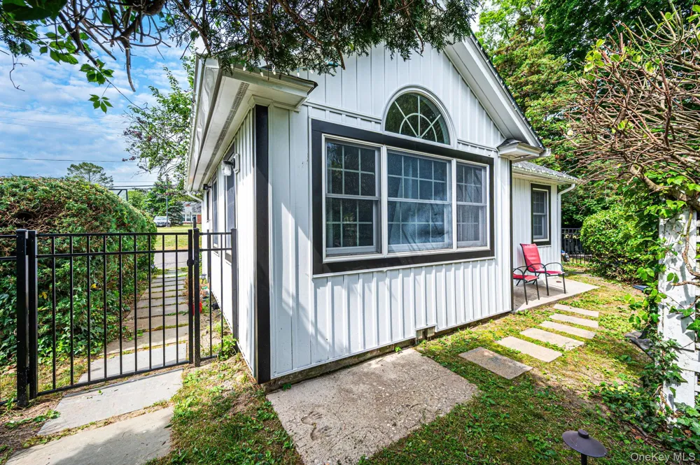 6 New York Avenue Stony Brook, NY 11790