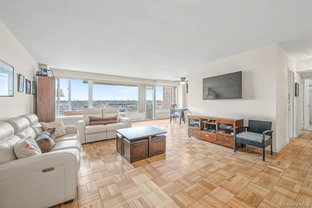 166-25 powells cove blvd #15G Beechhurst, NY 11357