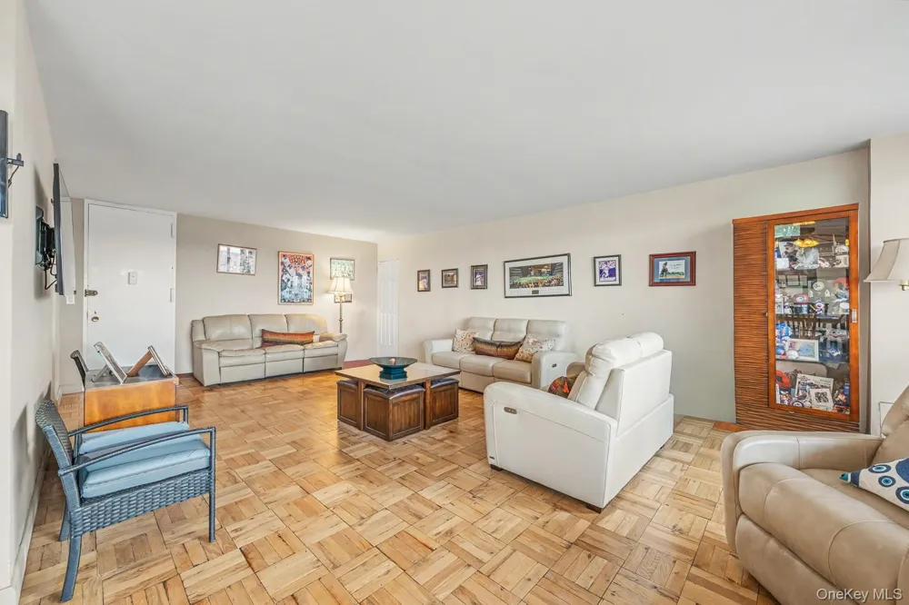 166-25 powells cove blvd #15G Beechhurst, NY 11357