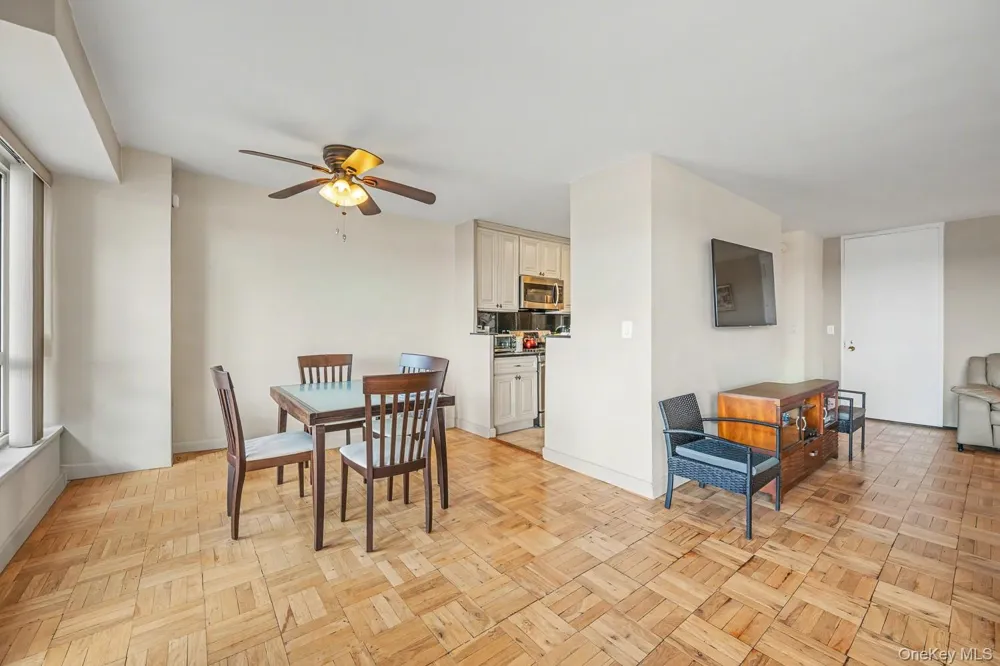 166-25 powells cove blvd #15G Beechhurst, NY 11357