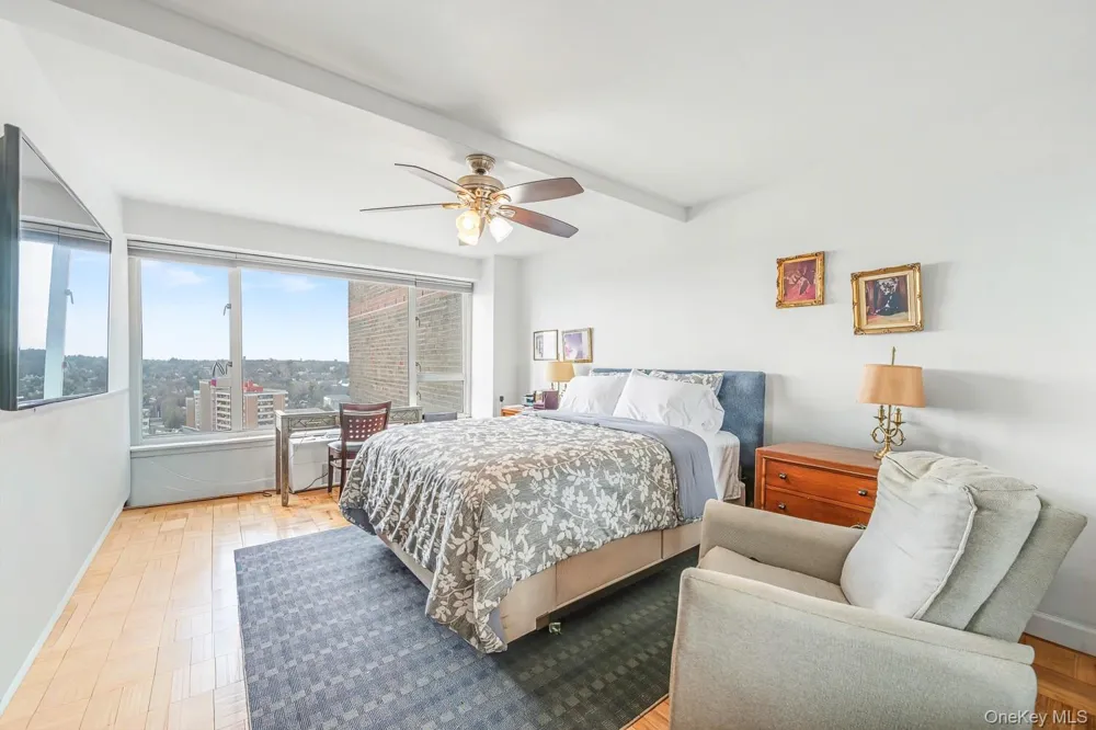 166-25 powells cove blvd #15G Beechhurst, NY 11357