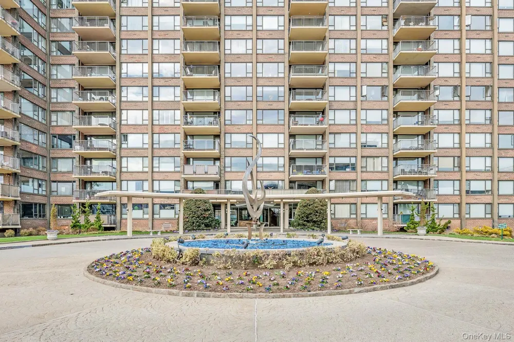 166-25 powells cove blvd #15G Beechhurst, NY 11357