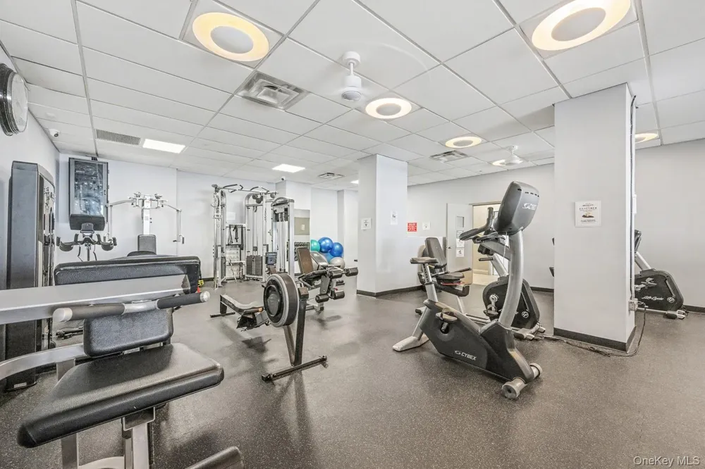 166-25 powells cove blvd #15G Beechhurst, NY 11357