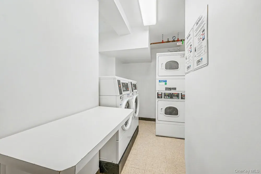 166-25 powells cove blvd #15G Beechhurst, NY 11357