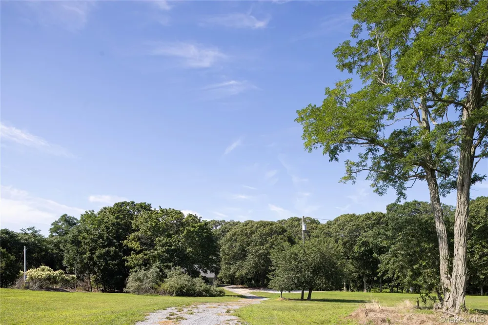 2450 Main Road Laurel, NY 11948
