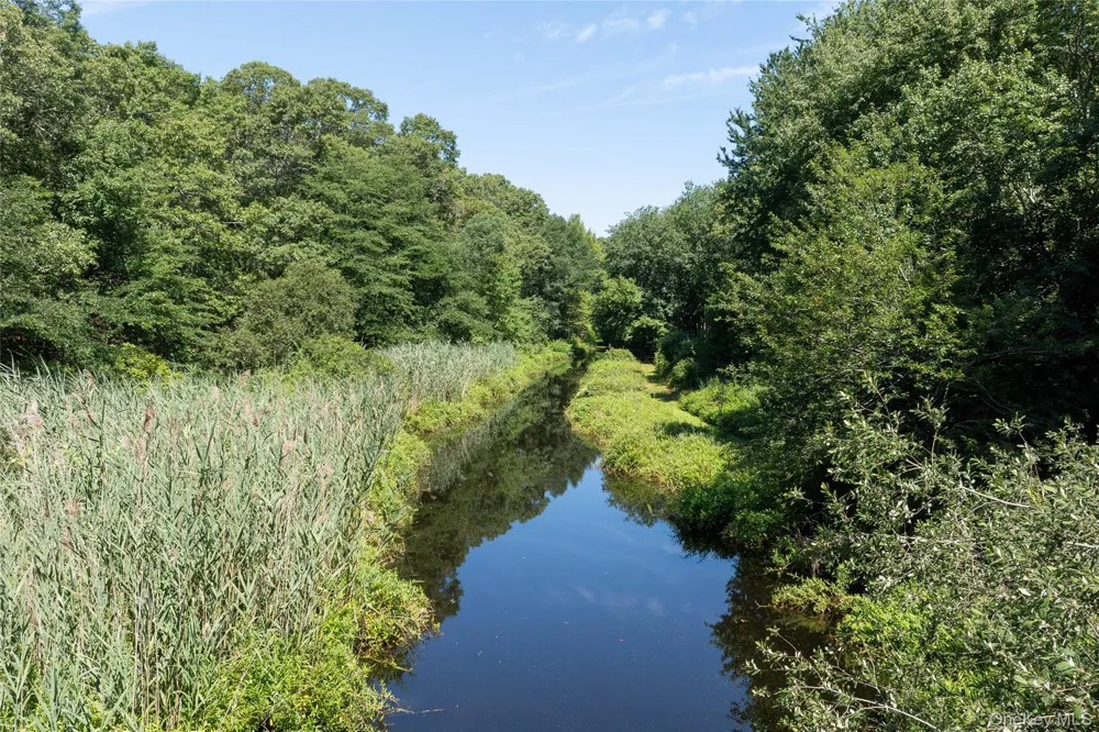 2450 Main Road Laurel, NY 11948
