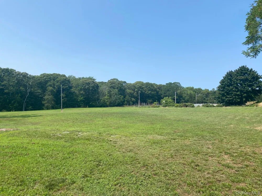 2450 Main Road Laurel, NY 11948