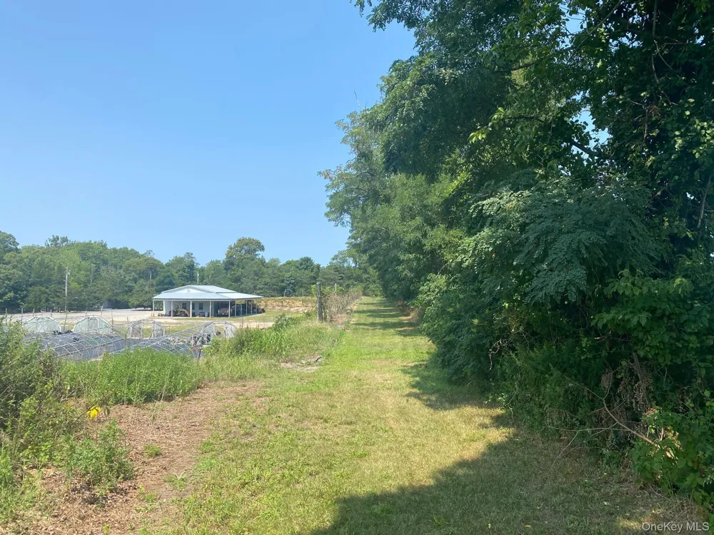 2450 Main Road Laurel, NY 11948