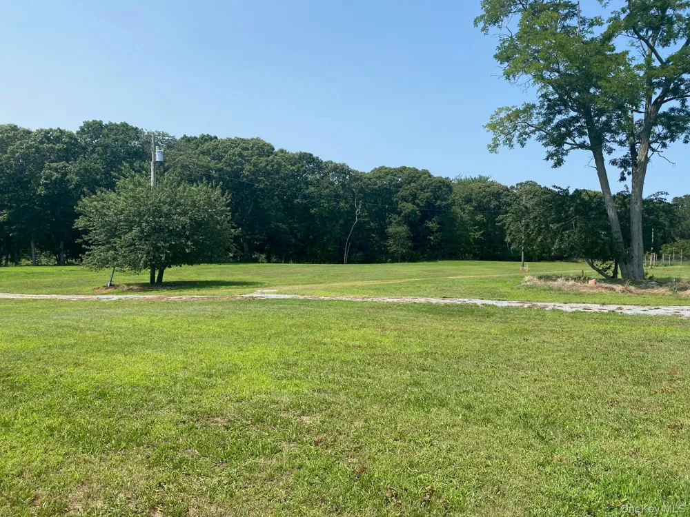 2450 Main Road Laurel, NY 11948