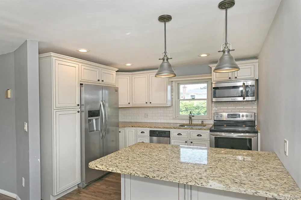 3679 Lark Street Levittown, NY 11756