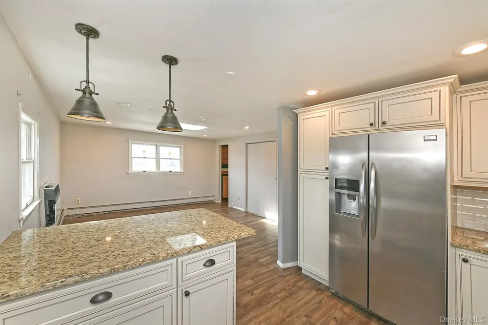 3679 Lark Street Levittown, NY 11756