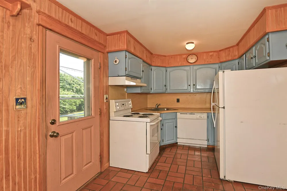 3679 Lark Street Levittown, NY 11756