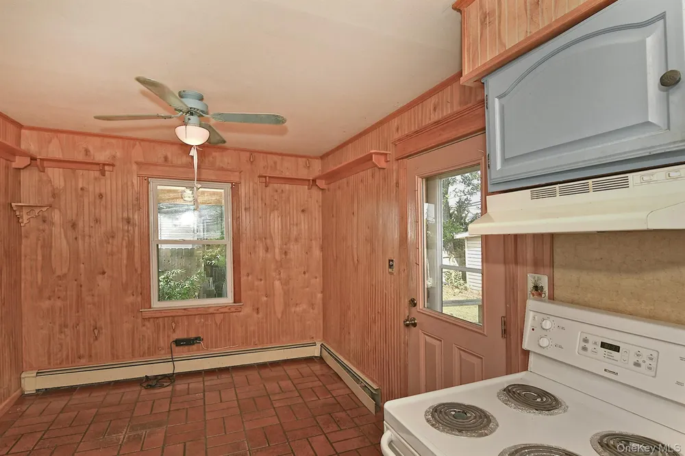 3679 Lark Street Levittown, NY 11756