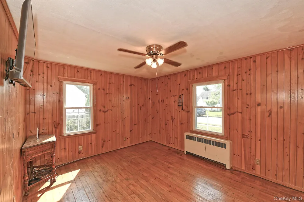 3679 Lark Street Levittown, NY 11756