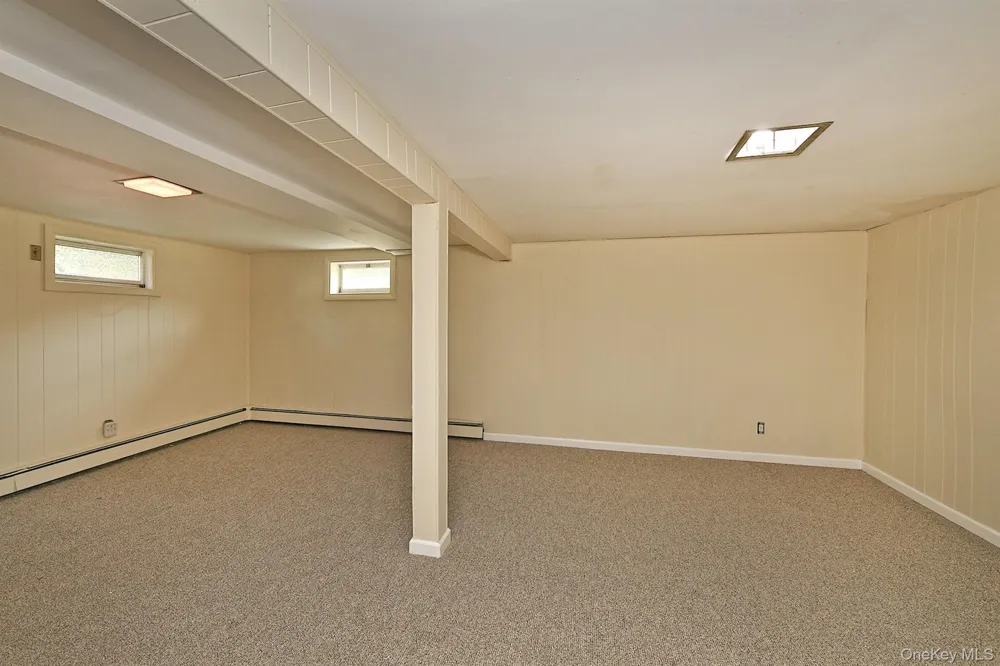 3679 Lark Street Levittown, NY 11756
