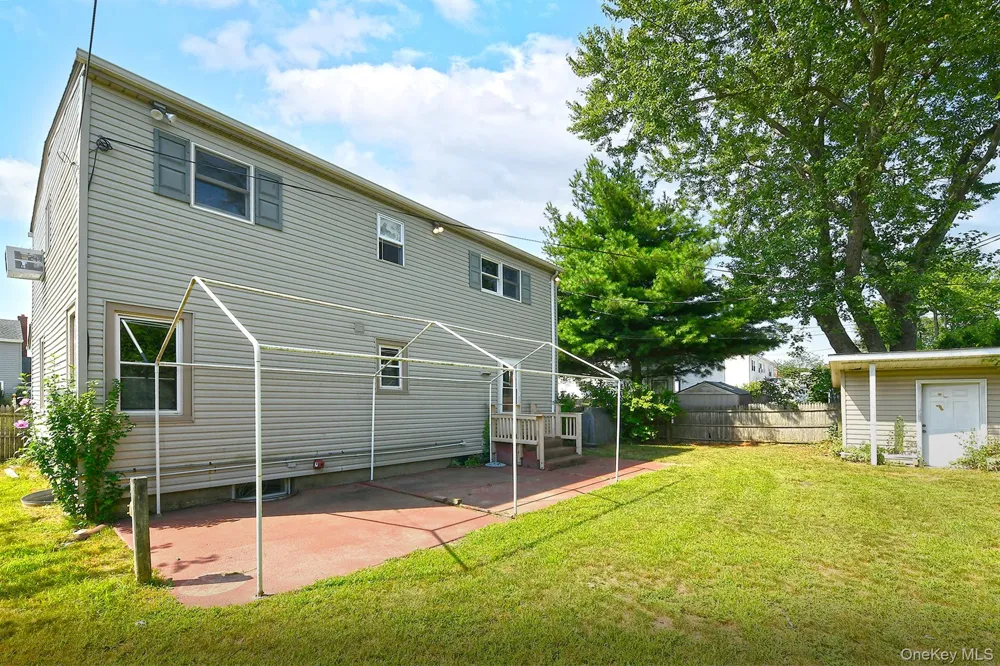 3679 Lark Street Levittown, NY 11756