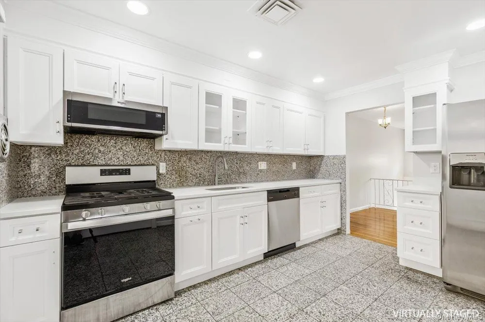 649 White Plains Road Eastchester, NY 10709