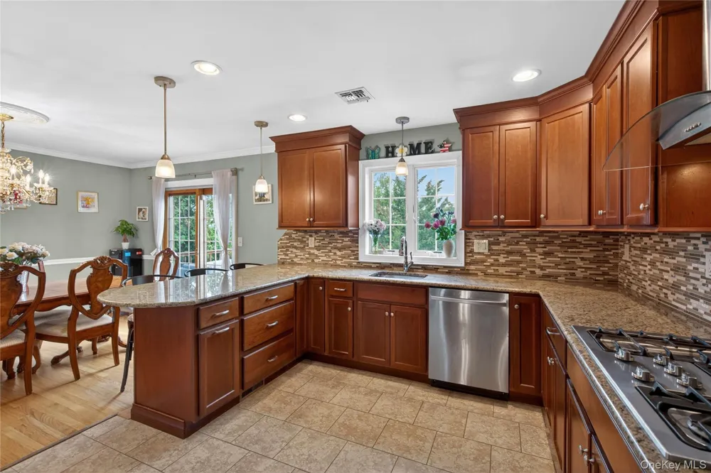 5 Columbia Circle Highland Mills, NY 10930