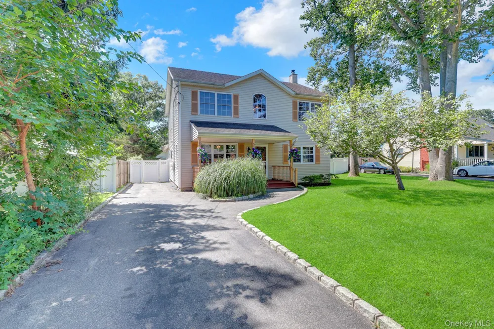 18 Aster Avenue Holtsville, NY 11742