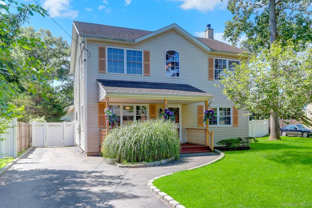 18 Aster Avenue Holtsville, NY 11742