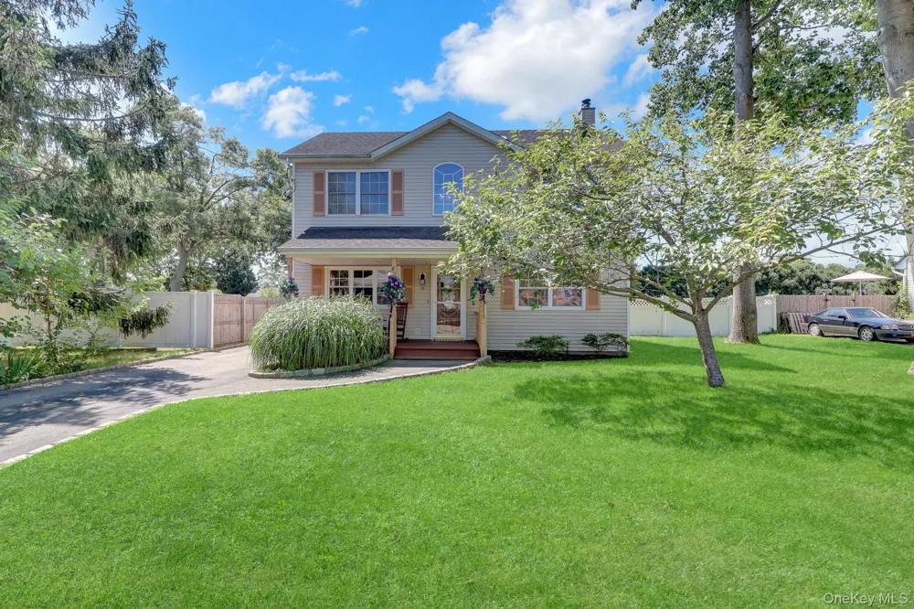 18 Aster Avenue Holtsville, NY 11742