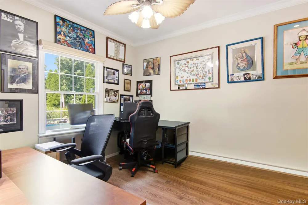 6 Hayloft Court Smithtown, NY 11787