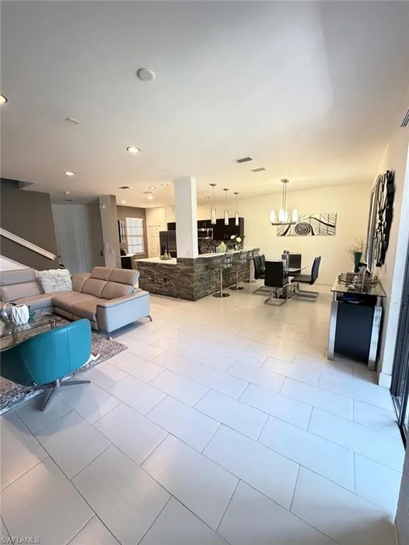 7317 Bristol Circle Naples, FL 34120