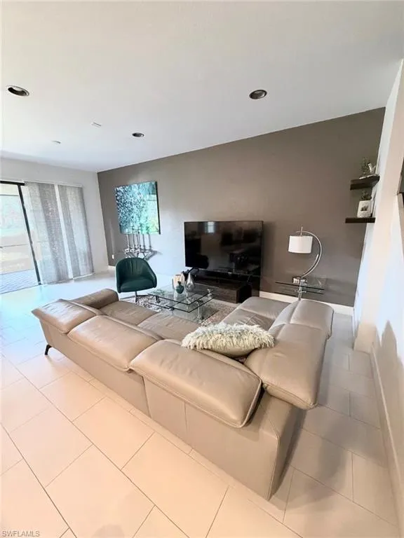 7317 Bristol Circle Naples, FL 34120