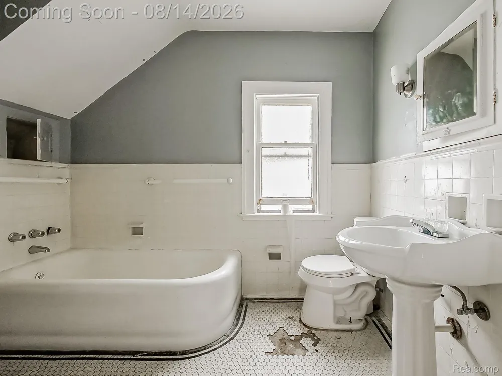 348 Monterey Street Highland Park City, MI 48203