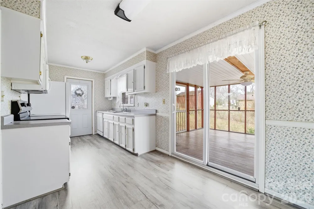 4709 Oakwood Circle Gastonia, NC 28056