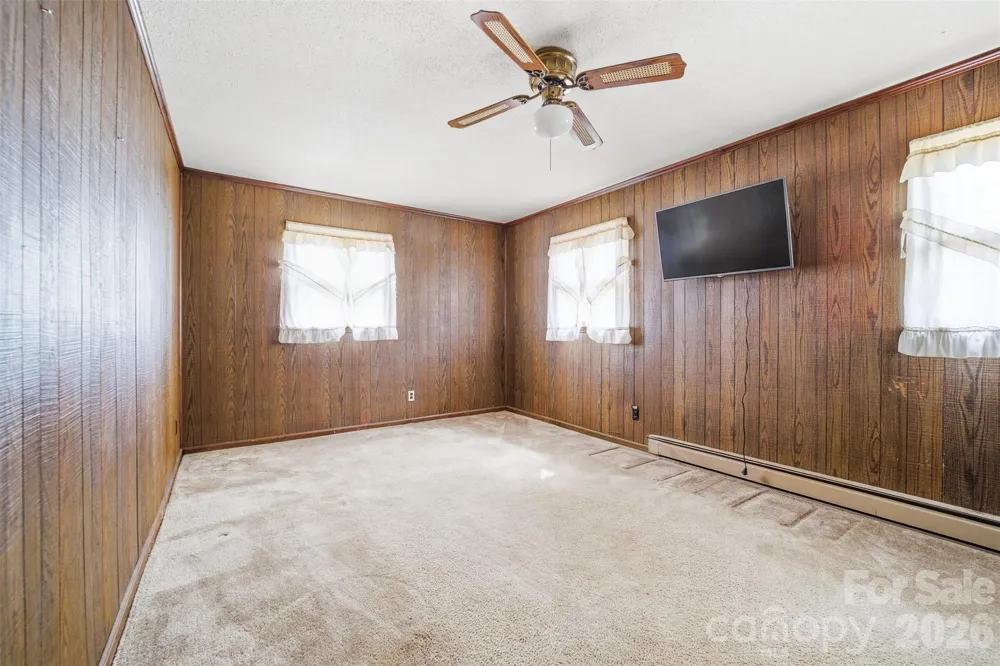 4709 Oakwood Circle Gastonia, NC 28056
