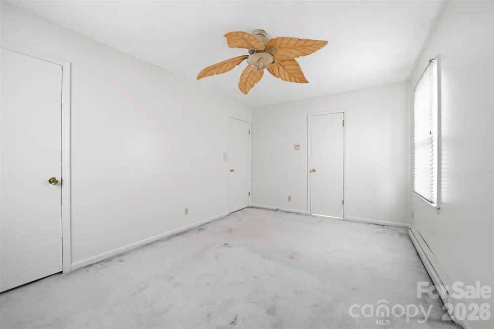 4709 Oakwood Circle Gastonia, NC 28056