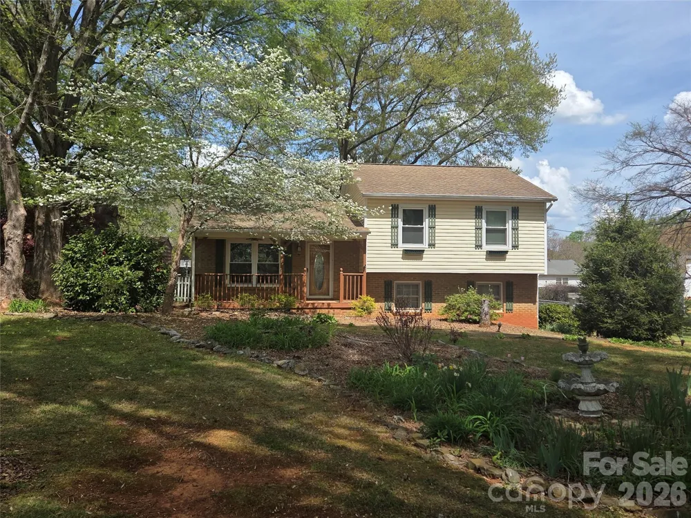4709 Oakwood Circle Gastonia, NC 28056