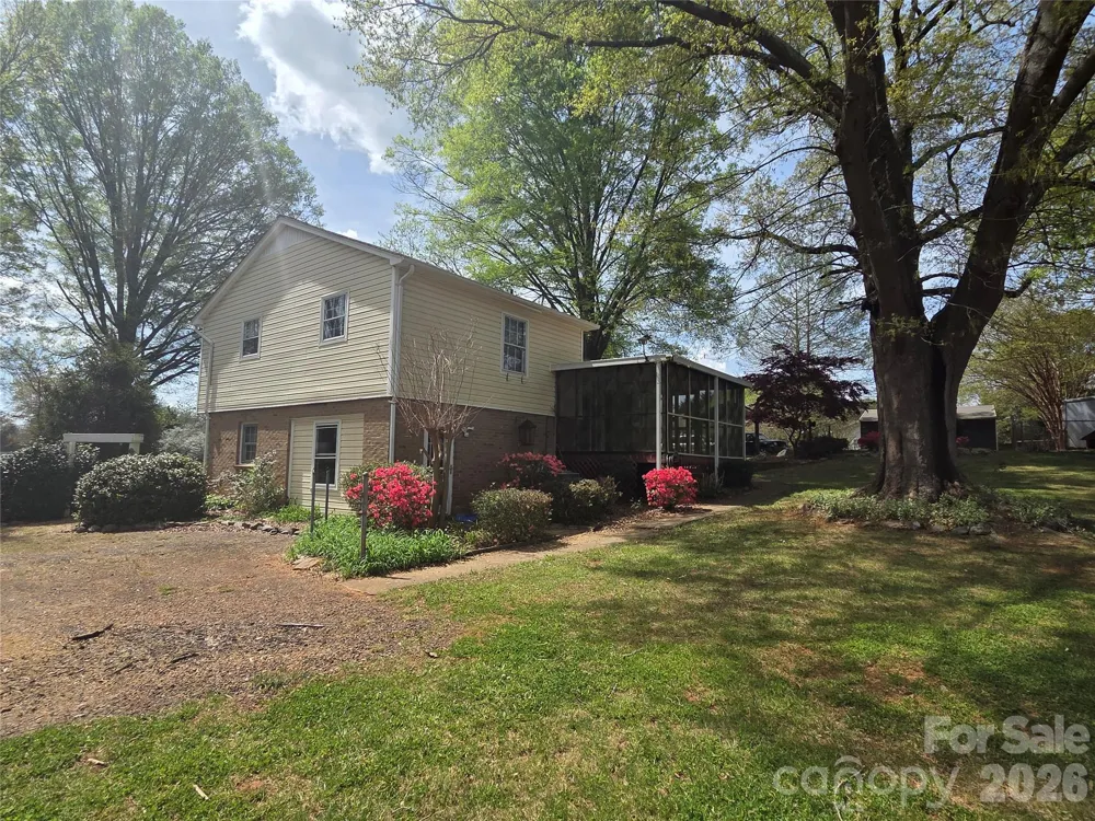 4709 Oakwood Circle Gastonia, NC 28056