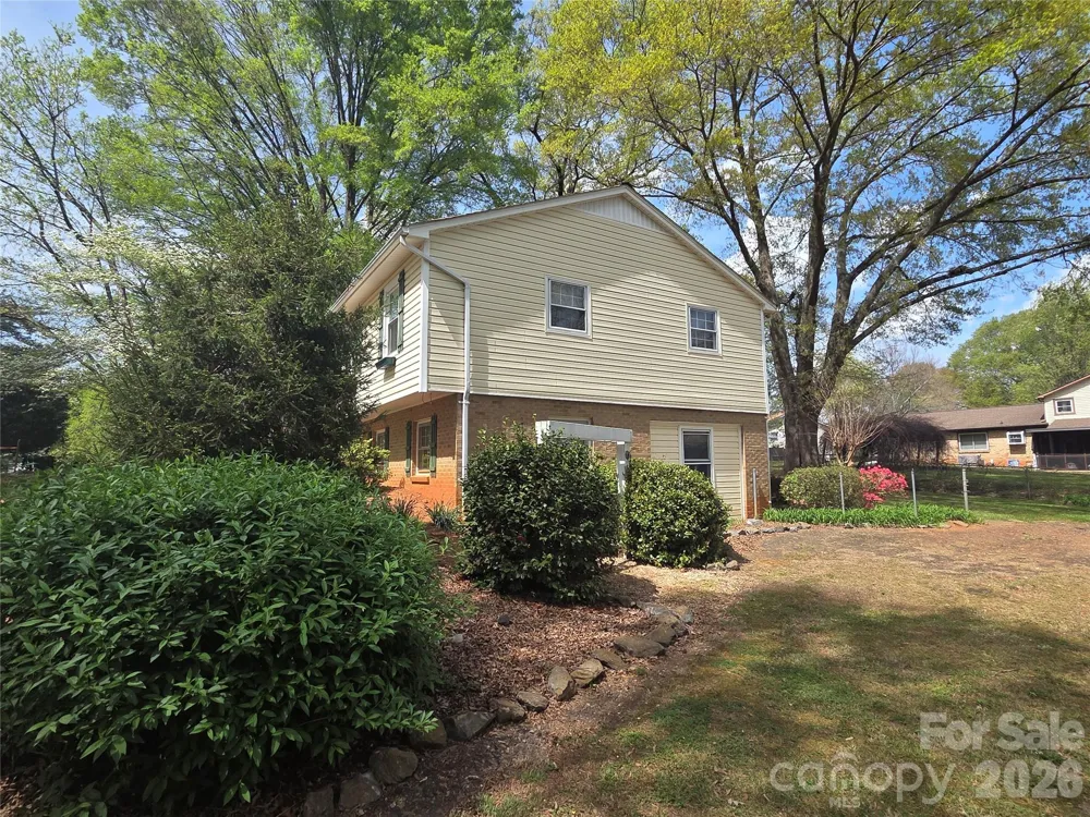 4709 Oakwood Circle Gastonia, NC 28056