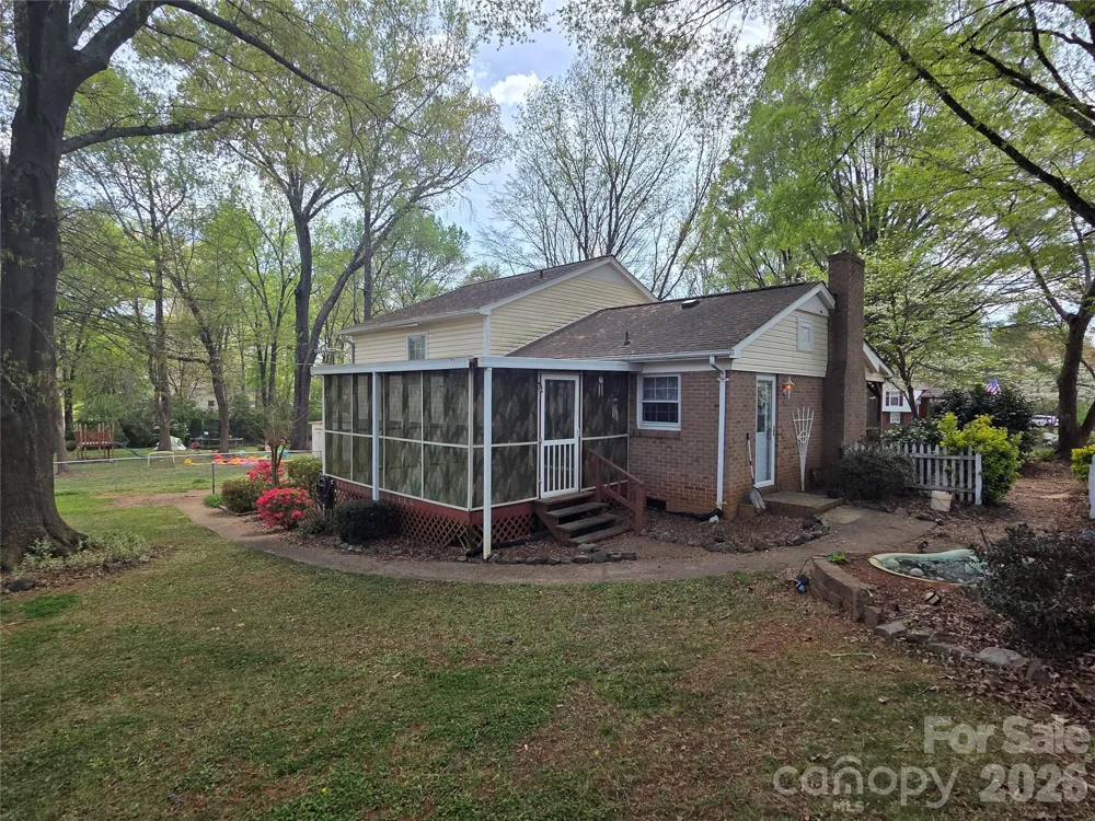 4709 Oakwood Circle Gastonia, NC 28056
