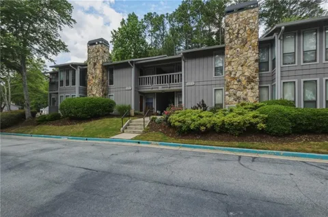 4012 Woodridge Way