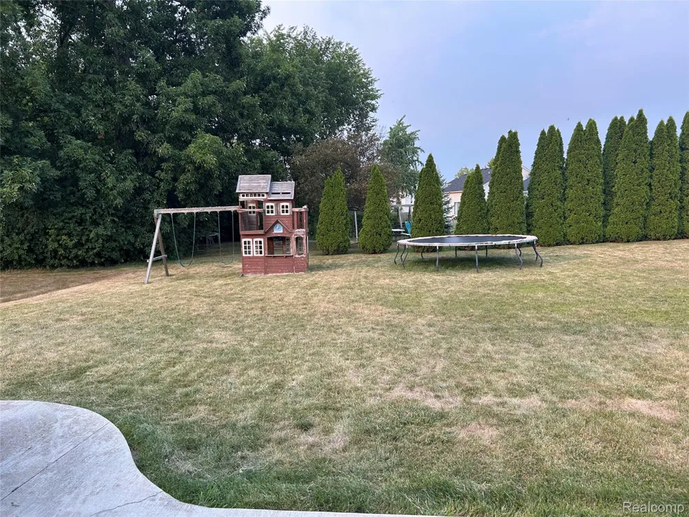 8074 Bradbury Lane Mundy Township, MI 48439