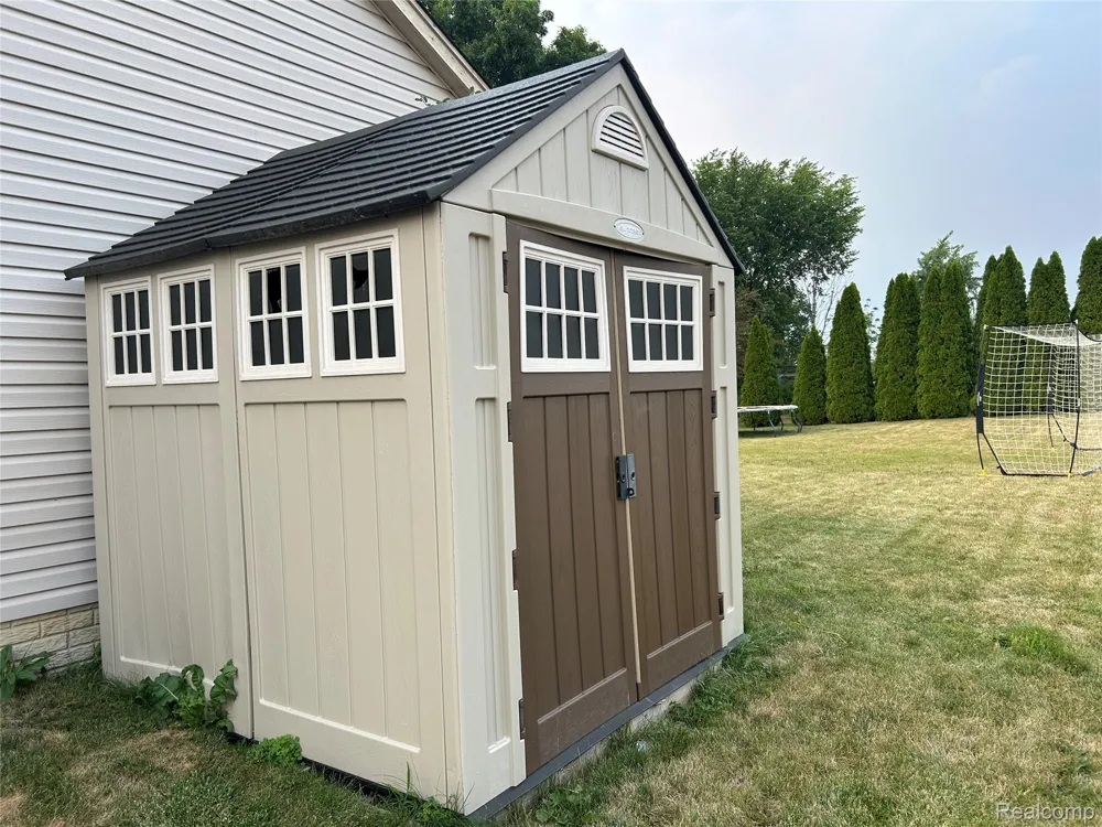 8074 Bradbury Lane Mundy Township, MI 48439