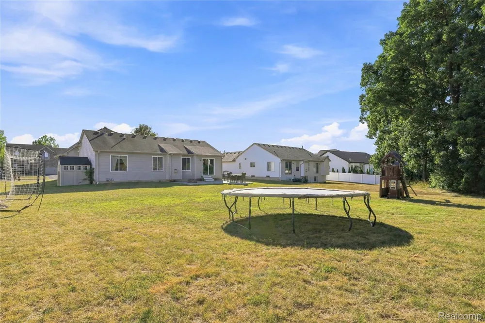 8074 Bradbury Lane Mundy Township, MI 48439
